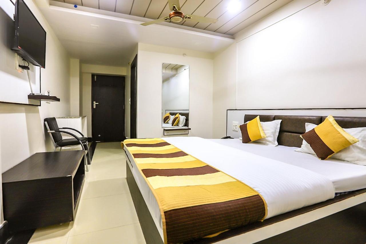 אג'מר Oyo 11840 Hotel Venus מראה חיצוני תמונה